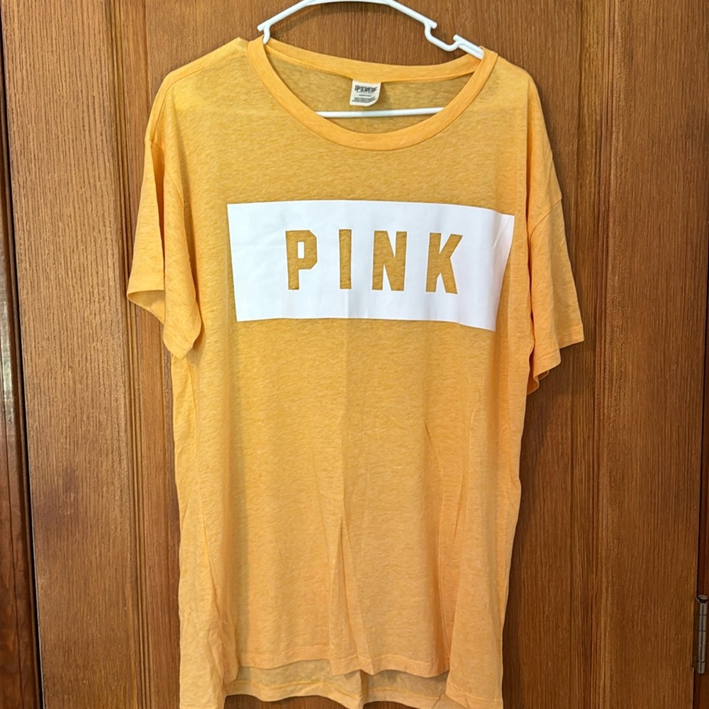 VS PINK Tee